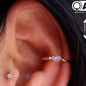 Sleeping Goddess Seamless Ring Piercing